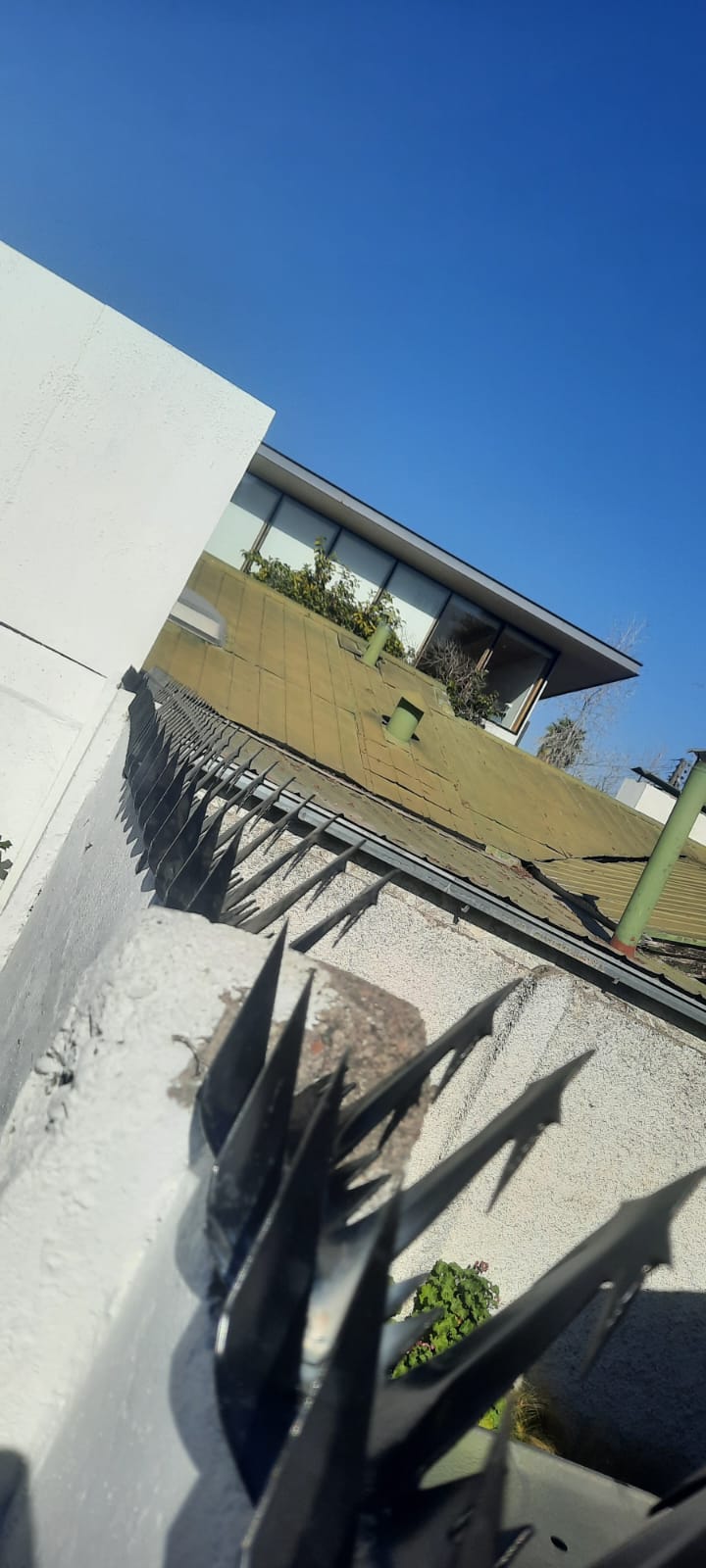 Portones de seguridad instalados